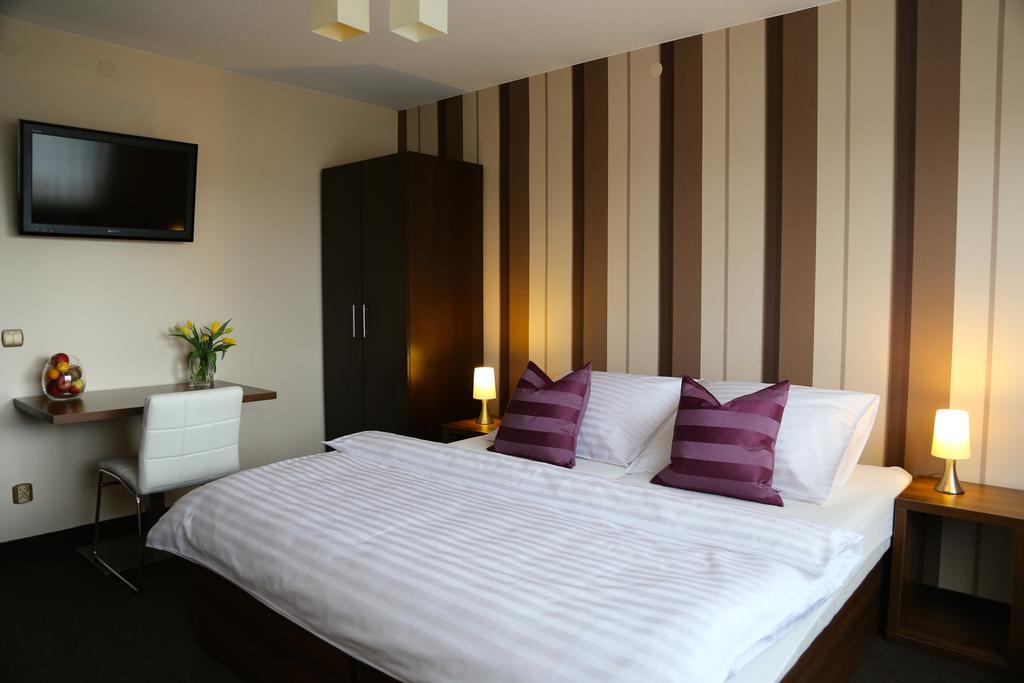 10 Bed And Breakfast Poznań Eksteriør billede