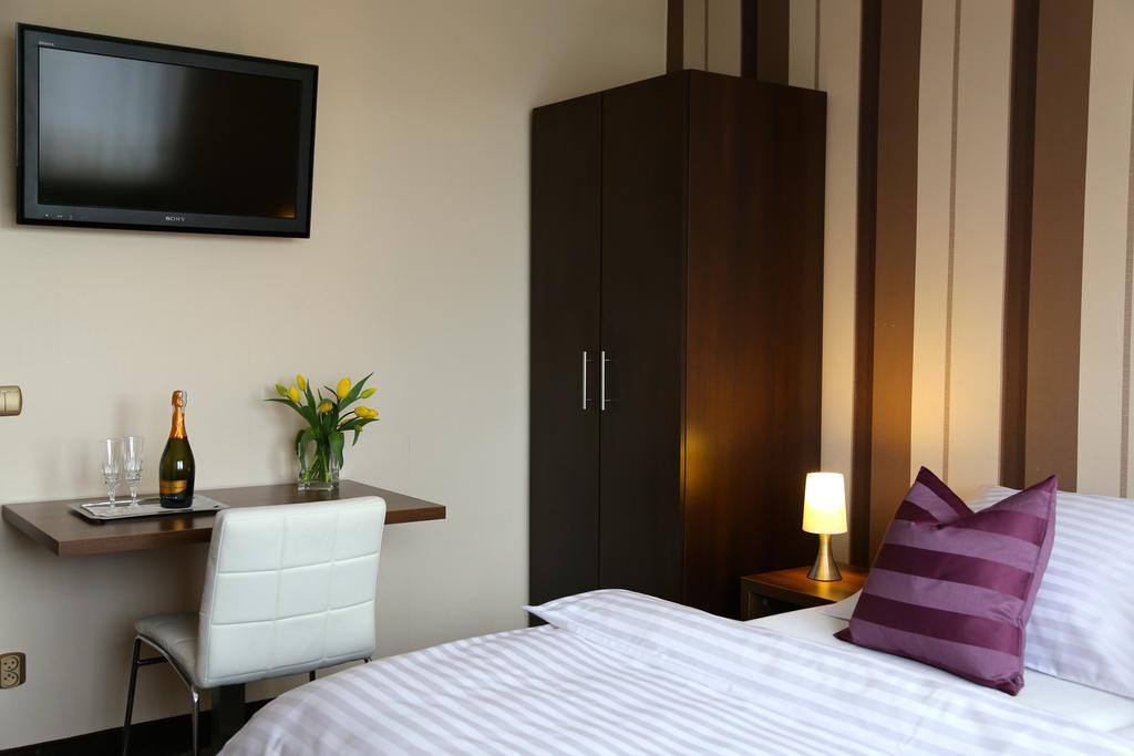 10 Bed And Breakfast Poznań Eksteriør billede
